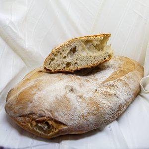 Pane rustico basso e croccante